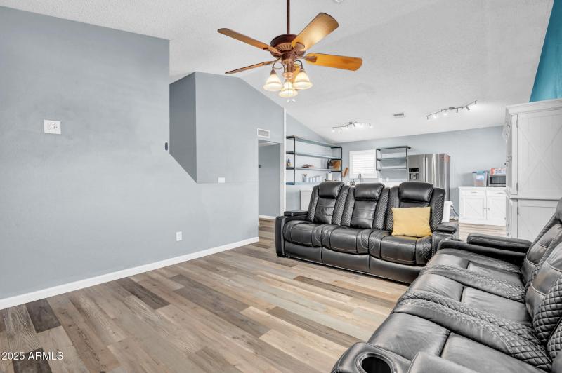 6-web-or-mls-6064 E Ingram St-6