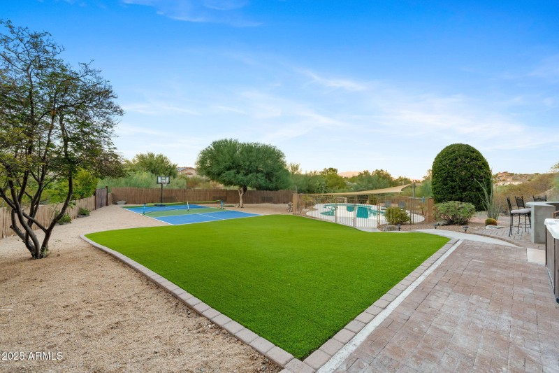 13-web-or-mls-15660-e-tepee-dr