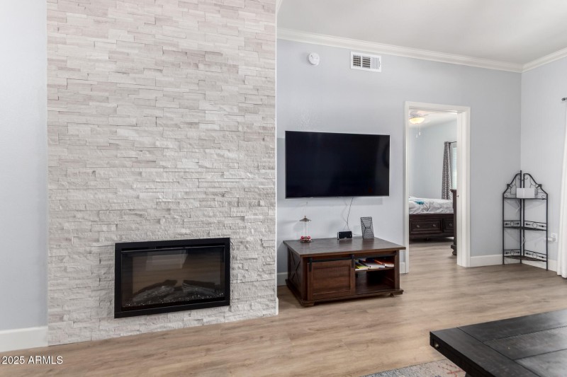 Elec Fireplace