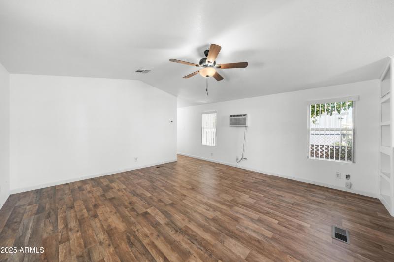 Interior - 3807 S Ironwood Cir-7