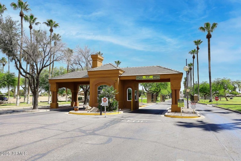 Eagle's Nest-Guard Gate