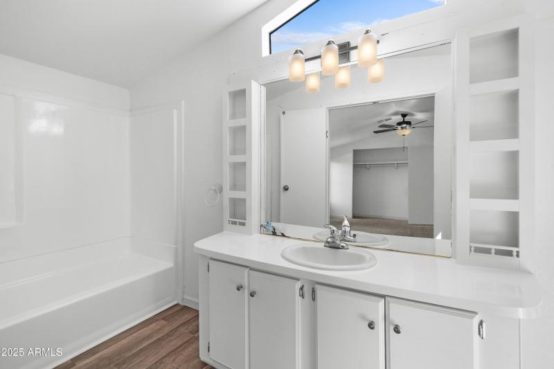 Interior - 3807 S Ironwood Cir-13