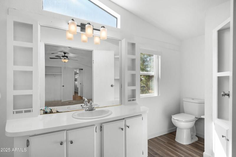 Interior - 3807 S Ironwood Cir-14