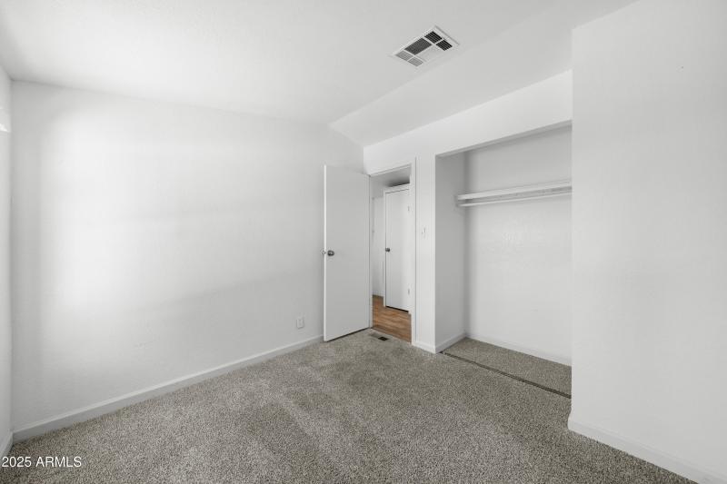 Interior - 3807 S Ironwood Cir-16