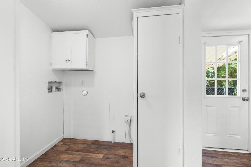 Interior - 3807 S Ironwood Cir-18
