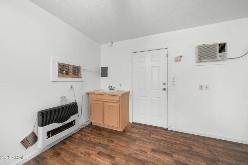 Interior - 3807 S Ironwood Cir-26