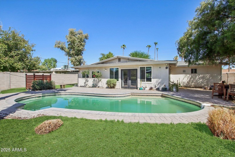 63-web-or-mls-N 26th St-S2509-063