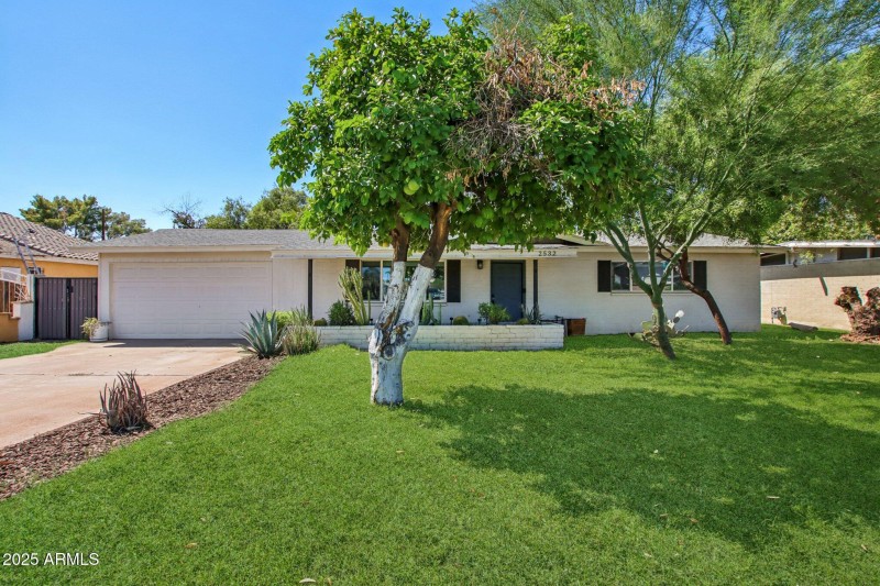 64-web-or-mls-N 26th St-S2509-064