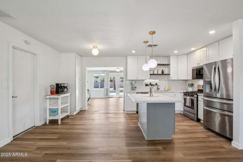 14-web-or-mls-N 26th St-S2509-014