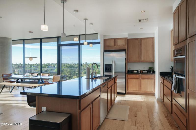 208 W PORTLAND ST 460