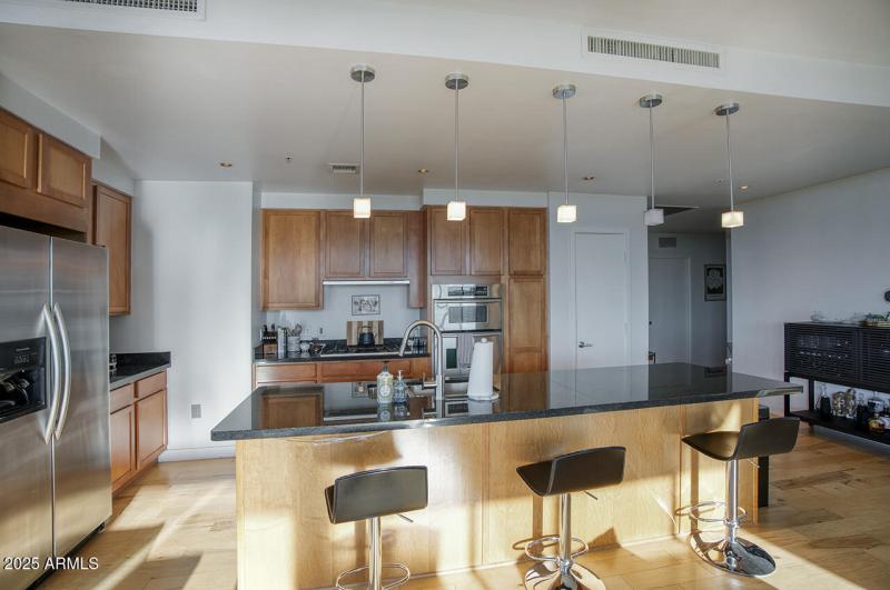 208 W PORTLAND ST 460