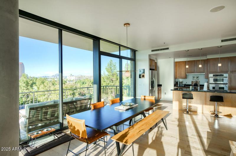 208 W PORTLAND ST 460