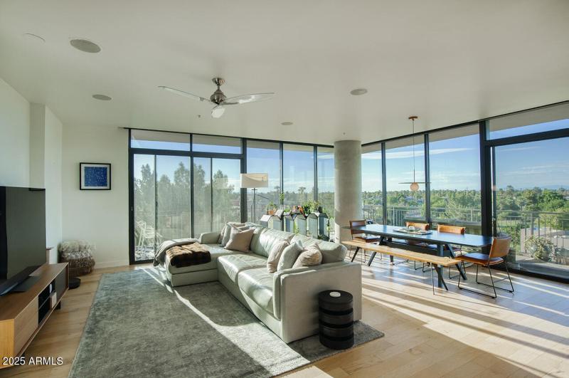 208 W PORTLAND ST 460