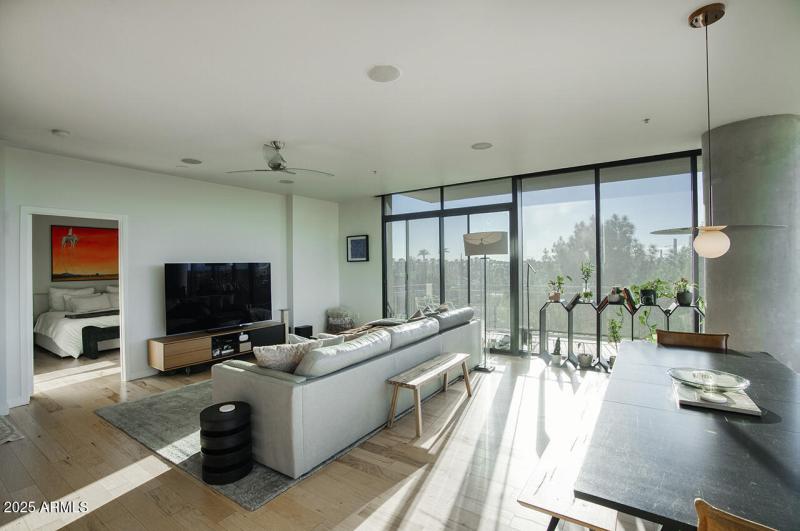 208 W PORTLAND ST 460