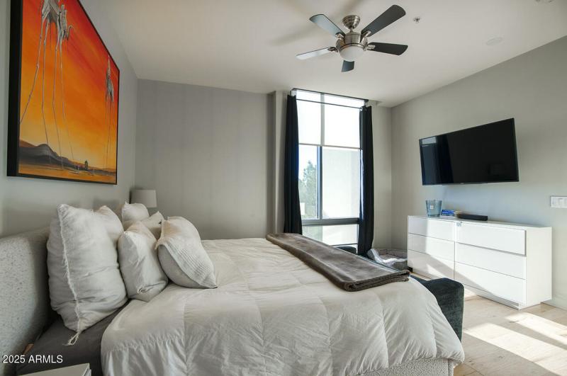 208 W PORTLAND ST 460