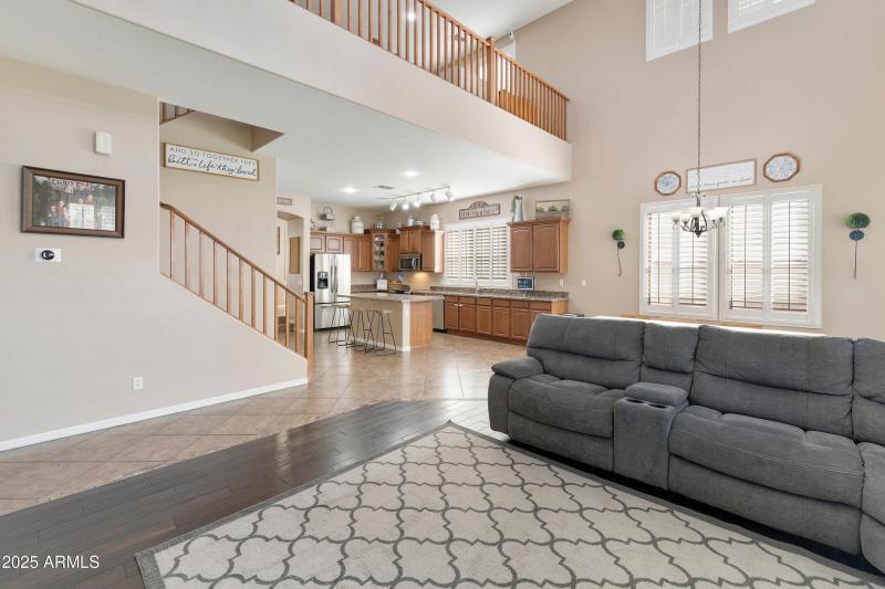 1419 W-017-032-dlb-MLS_Size