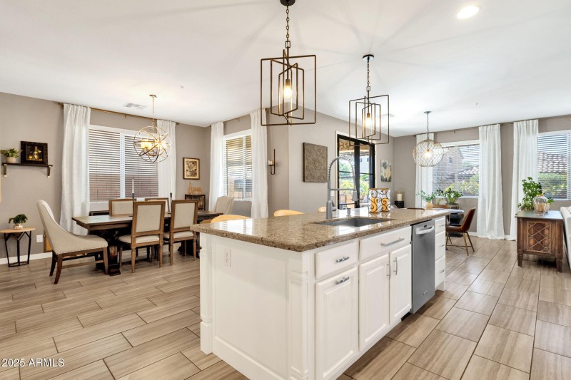17-web-or-mls-3641-e-rakestraw-ln