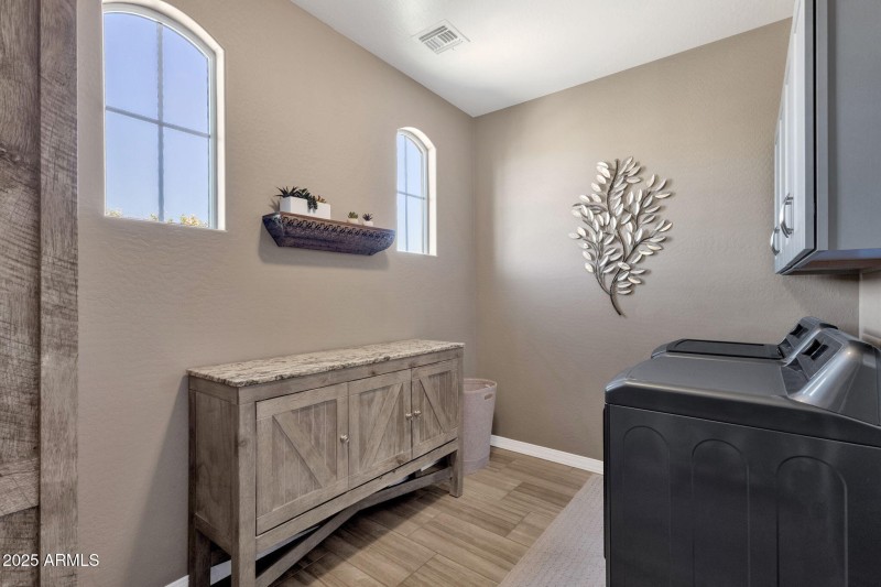 34-web-or-mls-3641-e-rakestraw-ln