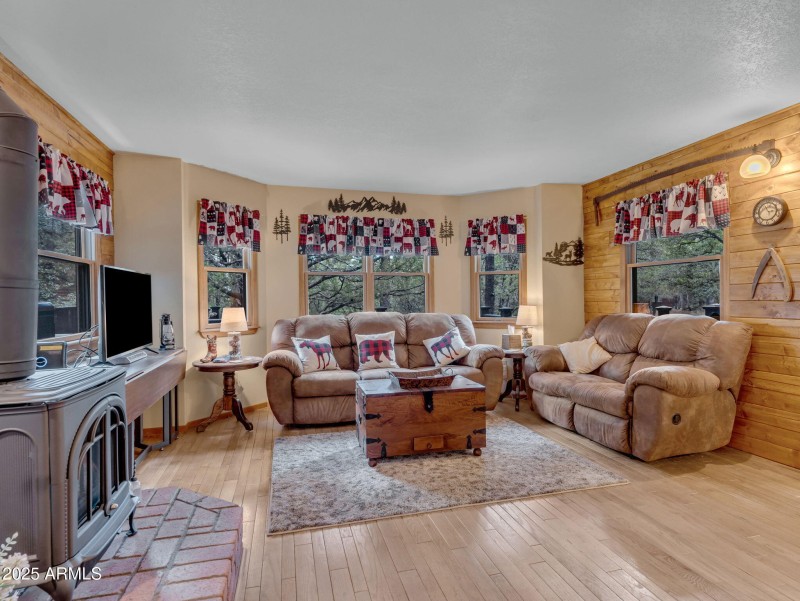 8-web-or-mls-TimberCreekImagery-11