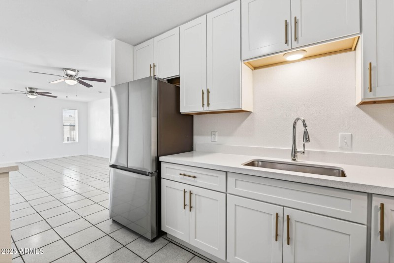 12_8321_W_Edwards12_mls