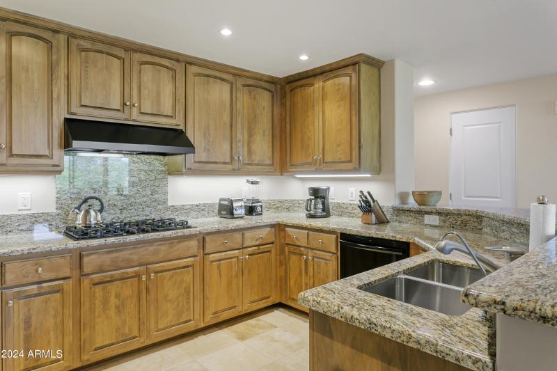 1502N71st307-014