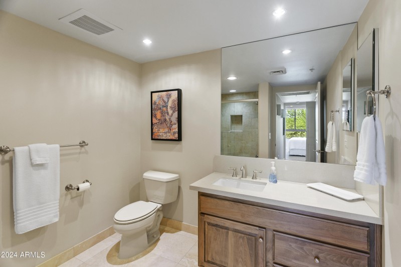1502N71st307-016