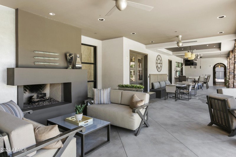 1502N71st307-033