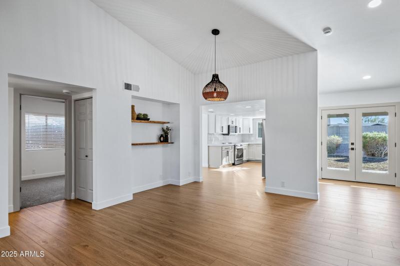 6814 S Carney Ave-10