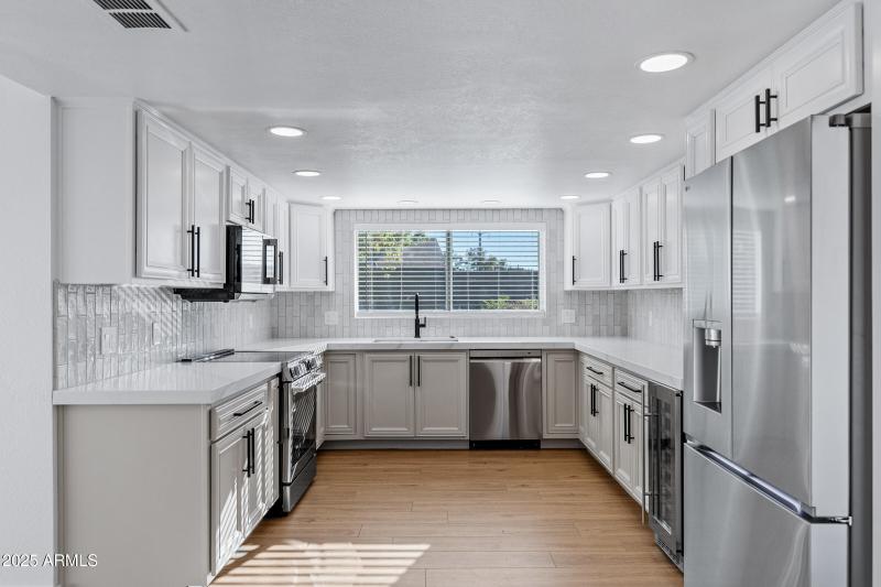 6814 S Carney Ave-11