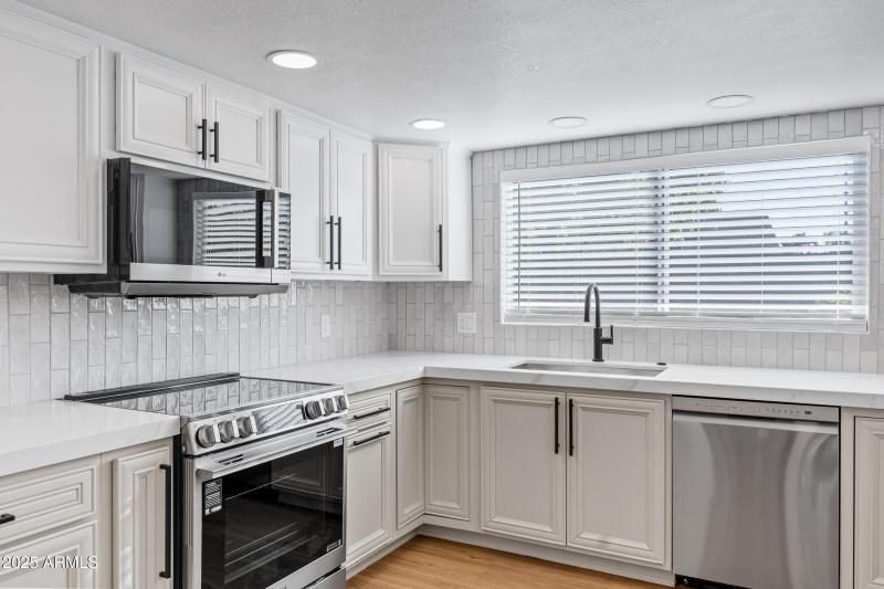 6814 S Carney Ave-15