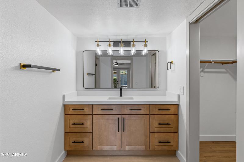 6814 S Carney Ave-18
