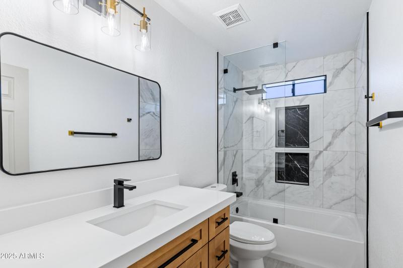 6814 S Carney Ave-23