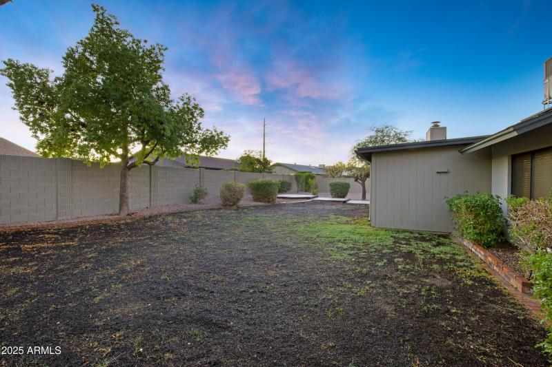 6814 S Carney Ave-40