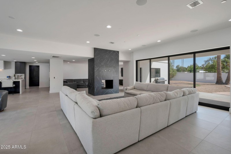 9027N82ndSt_WS (33)