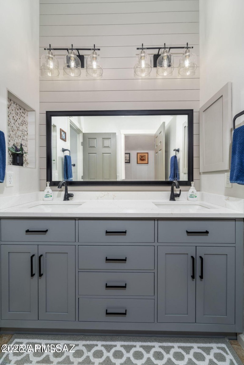 5495 W BAJADA DR