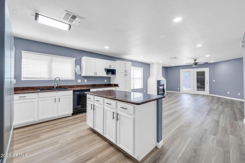 mls_1125 E Milada Dr-14