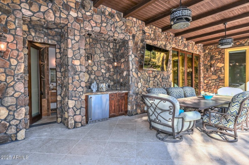 Outdoor Bath Entry