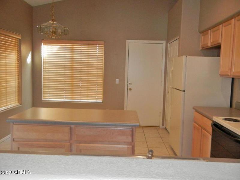 20161025225637997346000000-o