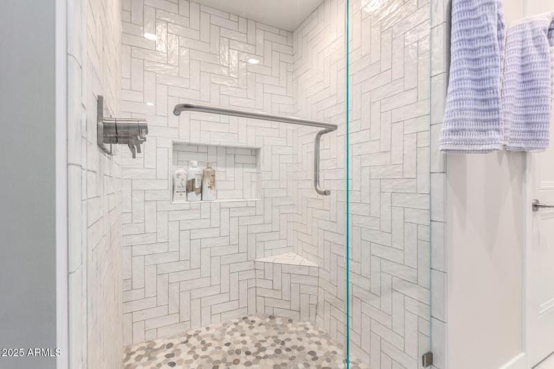 E 021 - 19 - Osborn - Master Bath