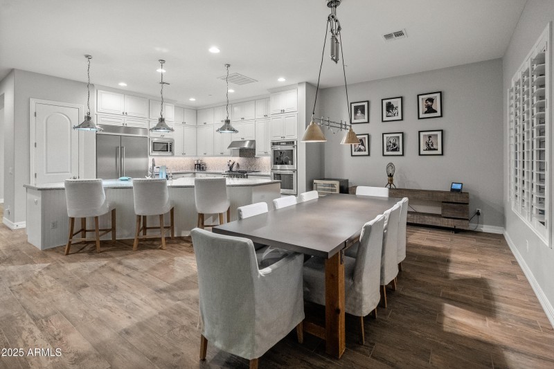 Kitchen table area