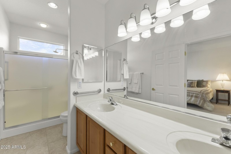 2 Sinks