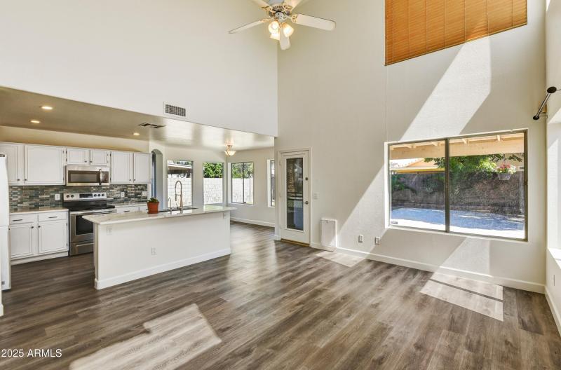 010_Family to Kitchen