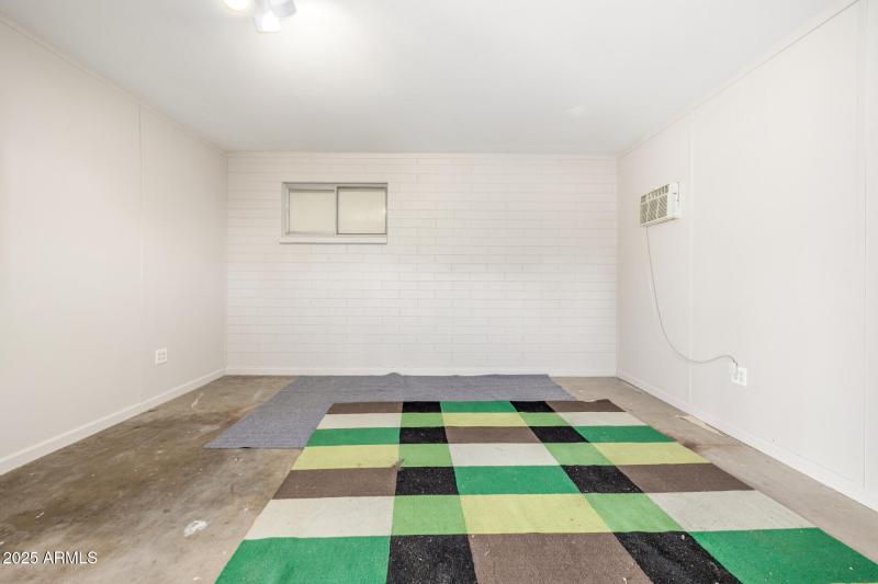 Flex room with private entrance