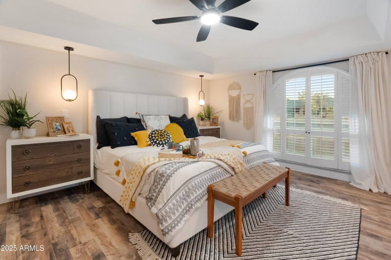 6504 W Corrine Dr (twilight)-4