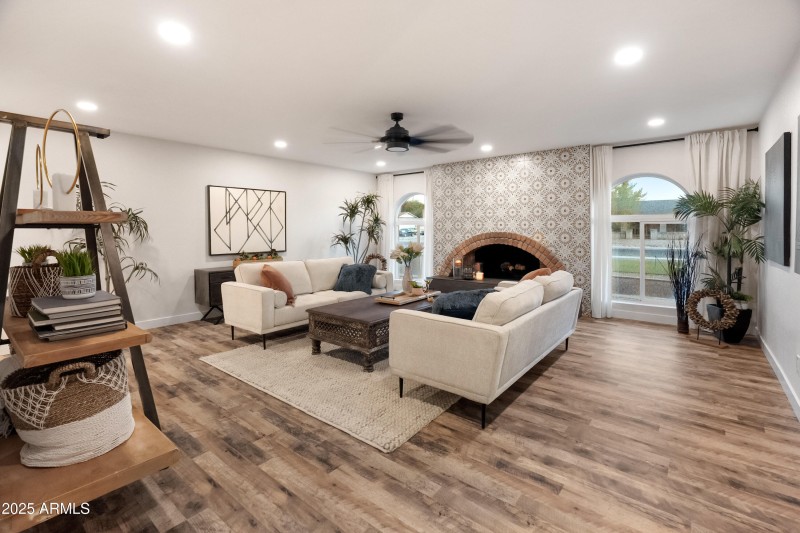 6504 W Corrine Dr (twilight)-18