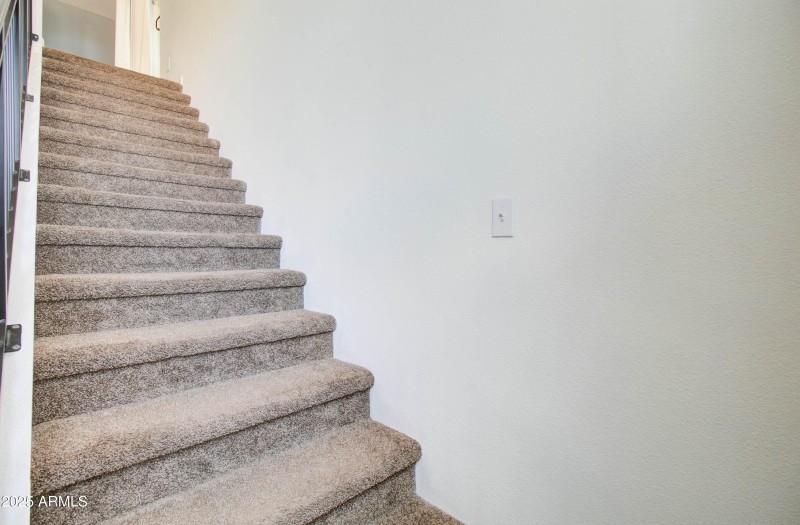 1005 E 8th St-22