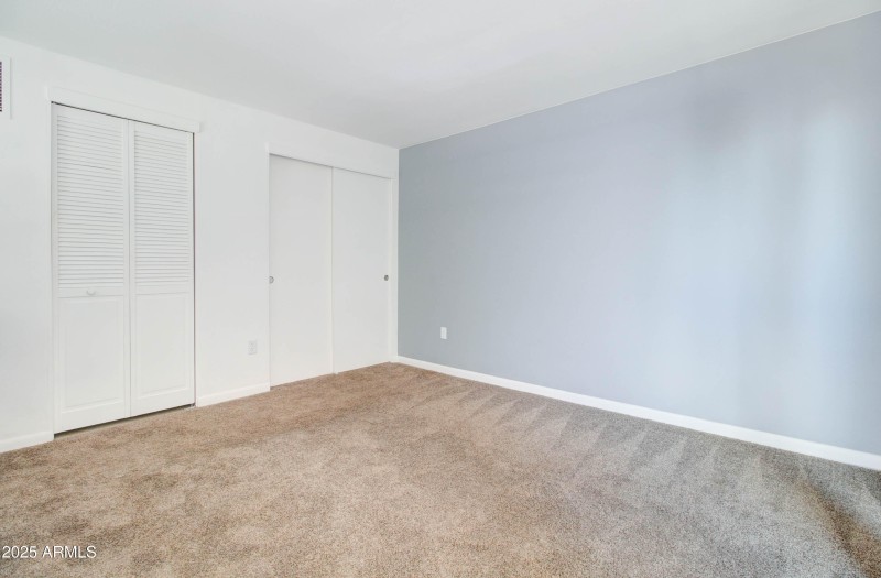 1005 E 8th St-23