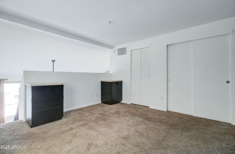 1005 E 8th St-26