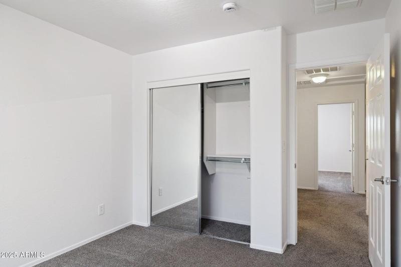 28-web-or-mls-43213-n-vista-hills-dr