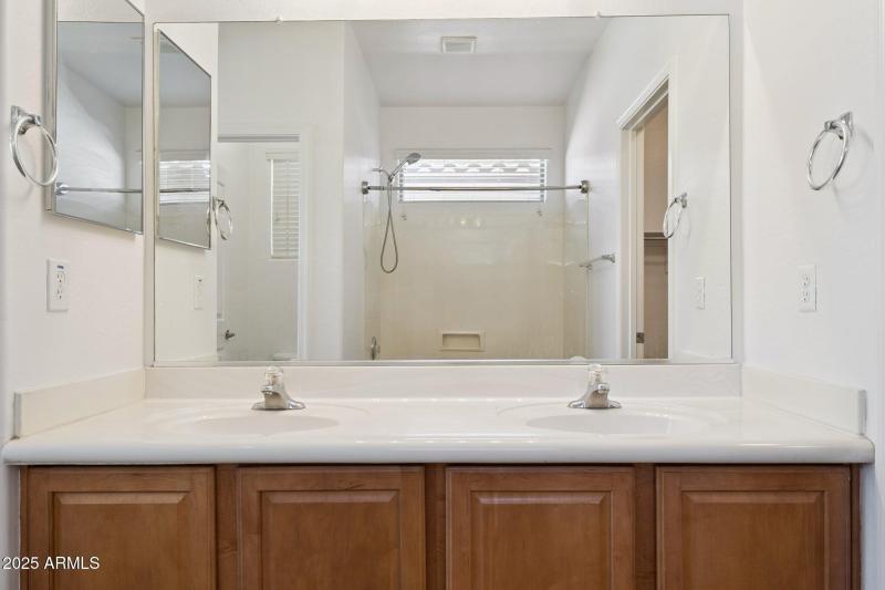 17-web-or-mls-43213-n-vista-hills-dr